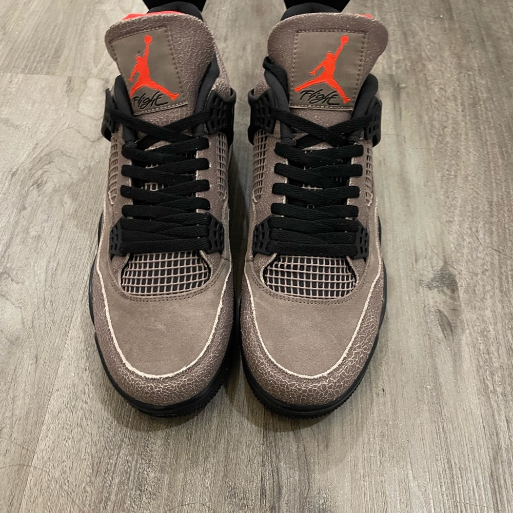 Jordan 4 taupe haze size 11 never worn